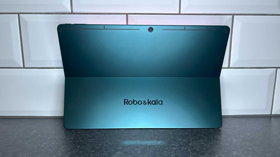 Robo & Kala 2-in-1 laptop