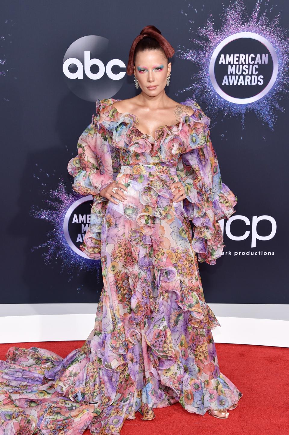 <h1 class="title">Halsey</h1><cite class="credit">Photo: Getty Images</cite>