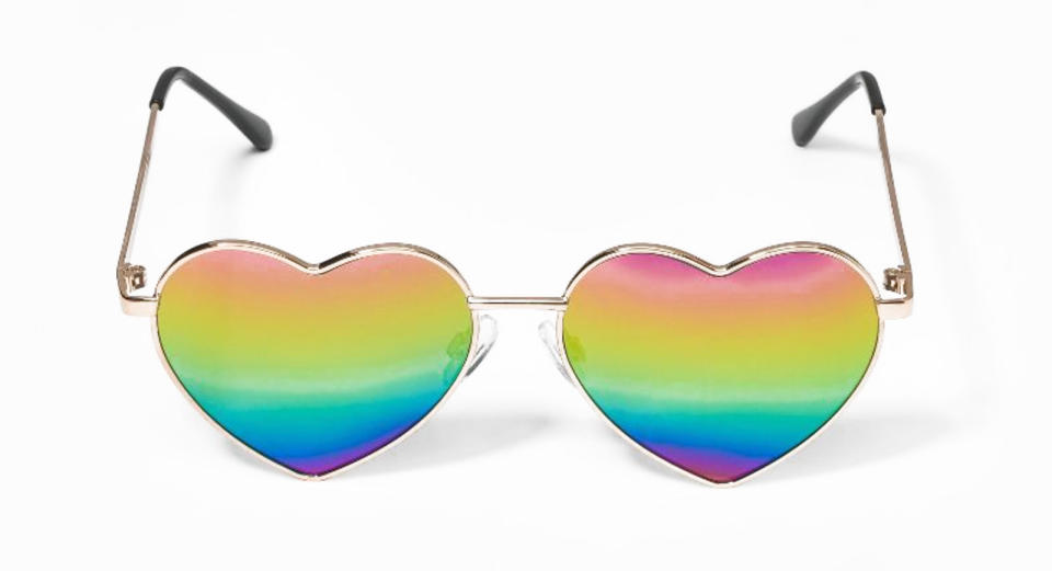 An image of Art Class Kids’ Heart sunglasses