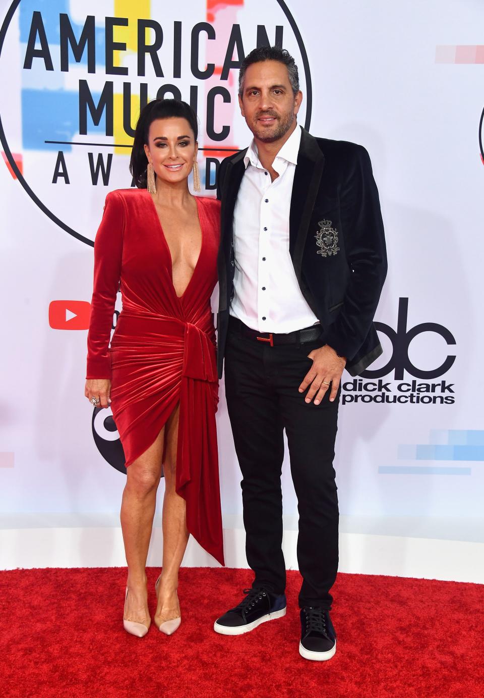 Kyle Richards and Mauricio Umansky attend the 2018 American Music Awards in Los Angeles.