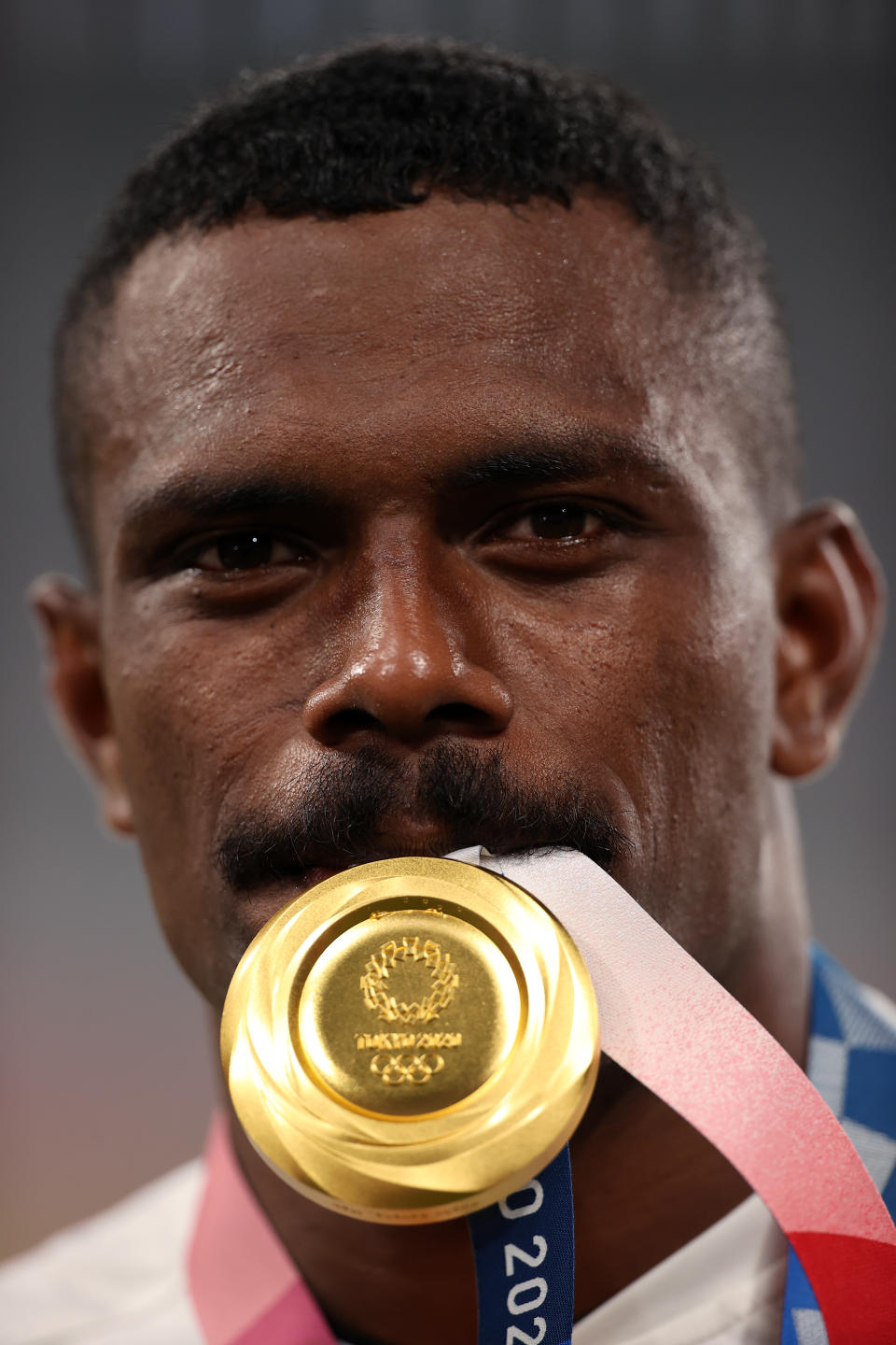 <p>CHOFU, JAPAN - JULY 28: Jiuta Wainiqolo of Team Fiji poses with his gold medal following victory in the Rugby Sevens Men's Gold Medal match between New Zealand and Fiji on day five of the Tokyo 2020 Olympic Games at Tokyo Stadium on July 28, 2021 in Chofu, Tokyo, Japan. (Photo by Dan Mullan/Getty Images)</p> 