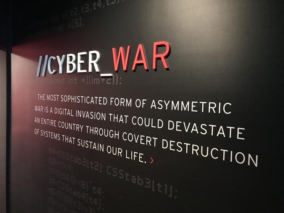 網路戰爭為超越地緣戰略橫跨虛擬與實體的新戰爭。