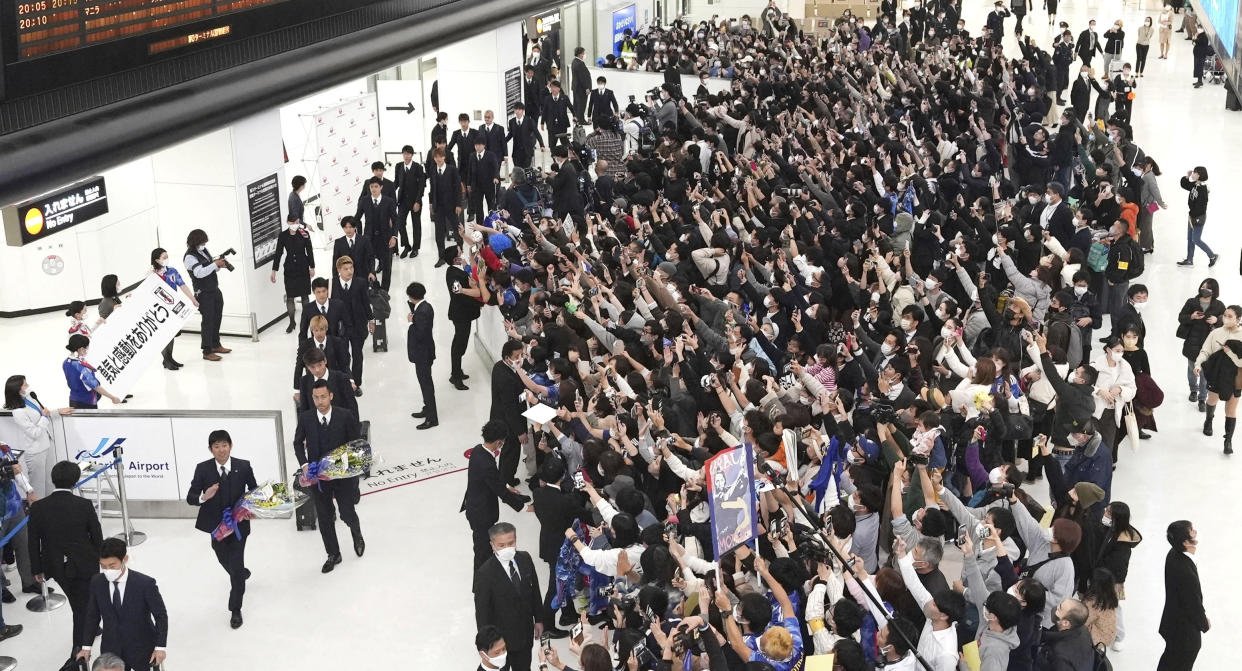 Japón hizo un Mundial histórico en Qatar 2022 y su afición se lo agradeció a lo grande. (Kyodo/via REUTERS)