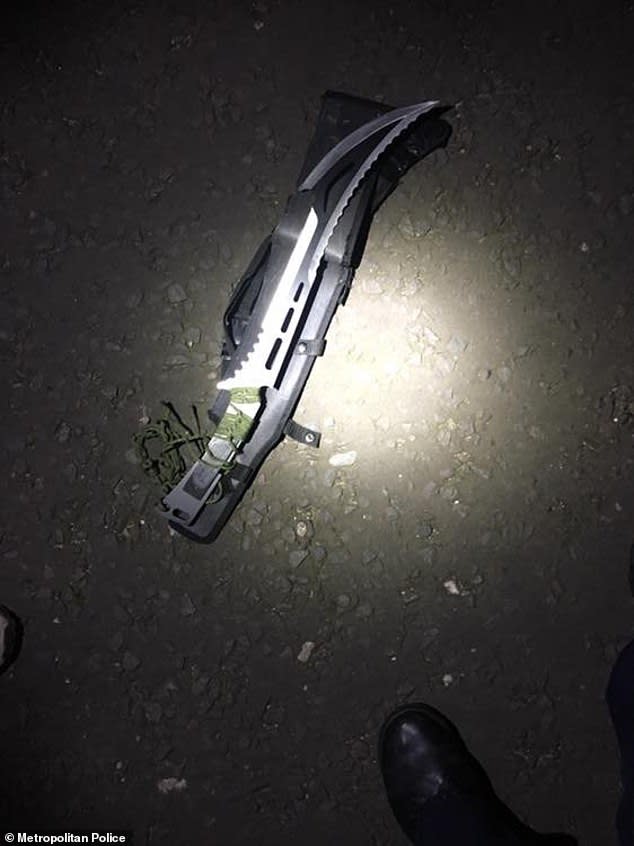 Knives seized by the Metropolitan Police and shared on social media over the weekend. (Met Police)