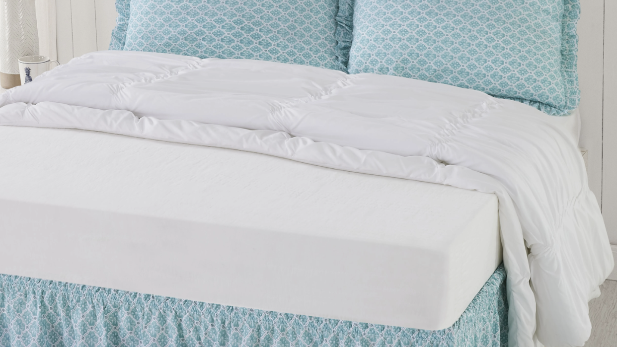 the pioneer woman bedskirt and sham set