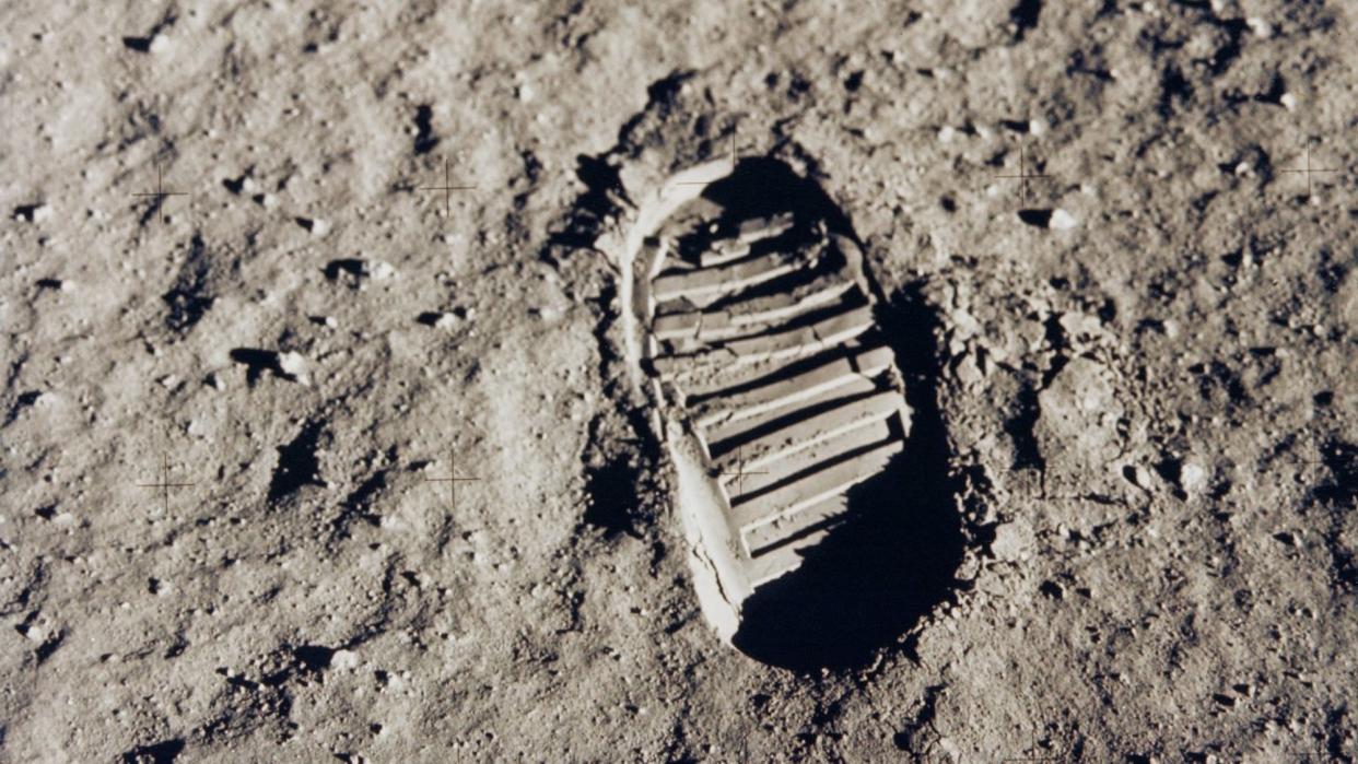  Bootprint on the Moon. 