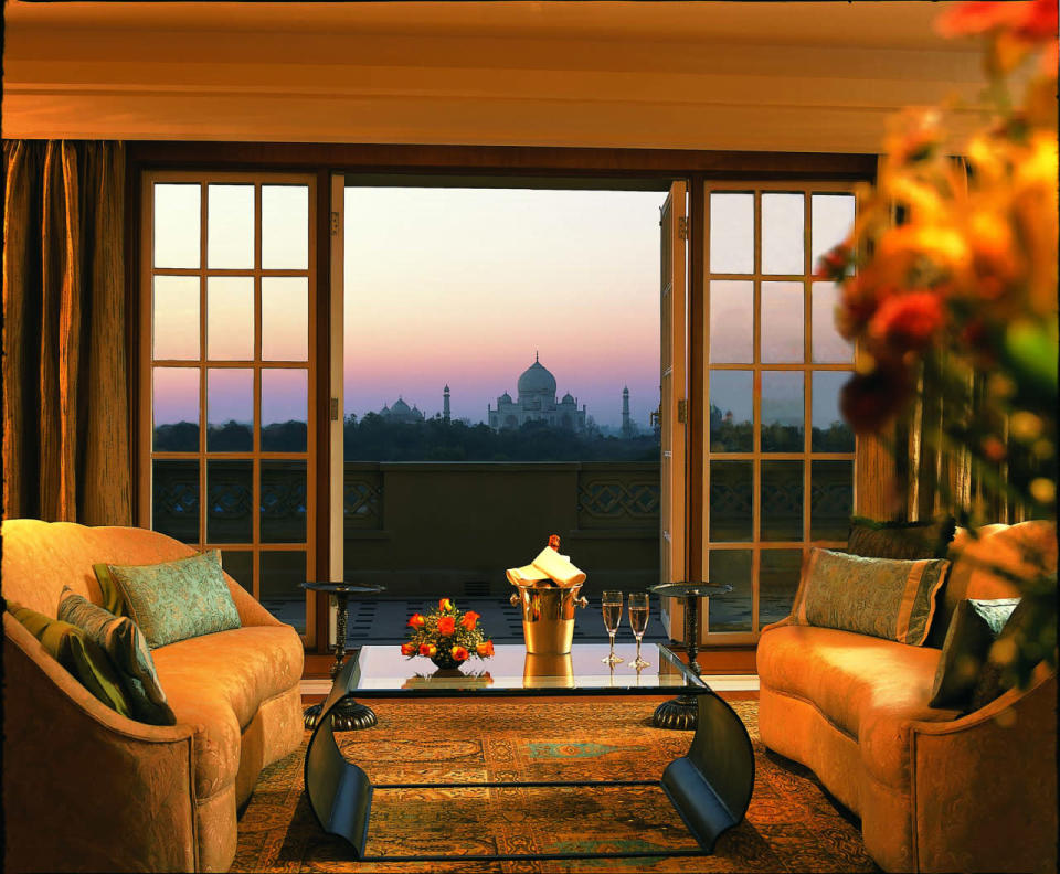 Este hotel llamado The Oberoi Maravillas cuenta con una habitación con una de las mejores vistas del famosísimo Tah Mahal.
