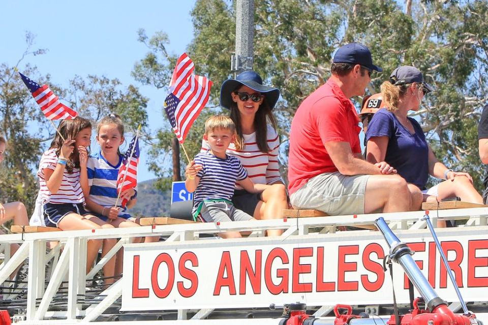 Jennifer Garner with her kids Samuel and Seraphina