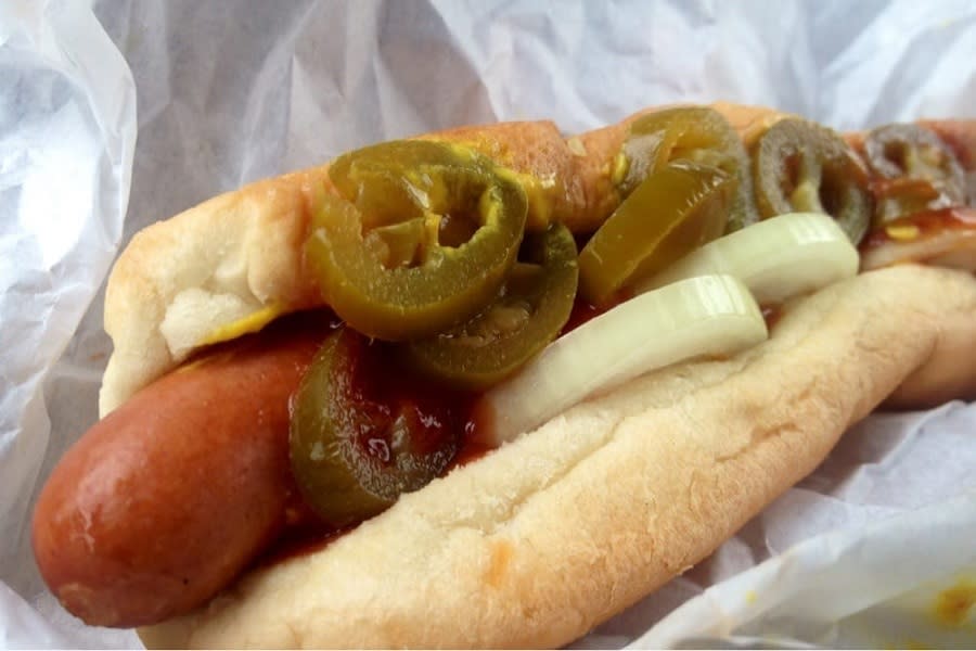 <b>Photo: Jennifer C P./<a href="https://www.yelp.com/biz_photos/kaspers-hot-dogs-oakland?utm_campaign=b5ec4c28-5c93-4497-9a6f-ffa633ac3cd6%2Ceaf96e47-9a5d-4a50-a55c-6f736bc0f59e&utm_medium=81024472-a80c-4266-a0e5-a3bf8775daa7" rel="nofollow noopener" target="_blank" data-ylk="slk:Yelp;elm:context_link;itc:0;sec:content-canvas" class="link ">Yelp</a></b>