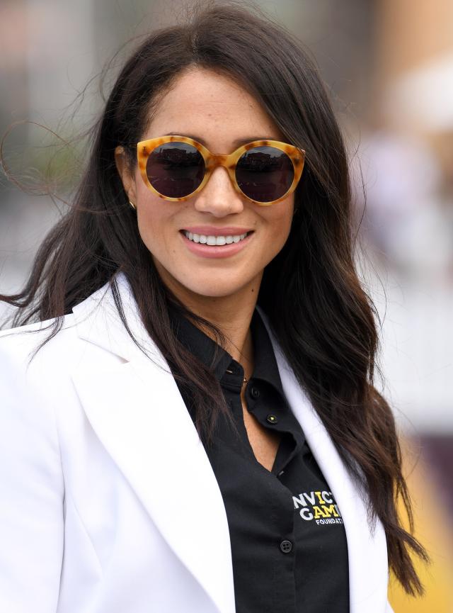 Ray Ban 'Classic' Aviator Sunglasses in Gold Frame-Meghan Markle