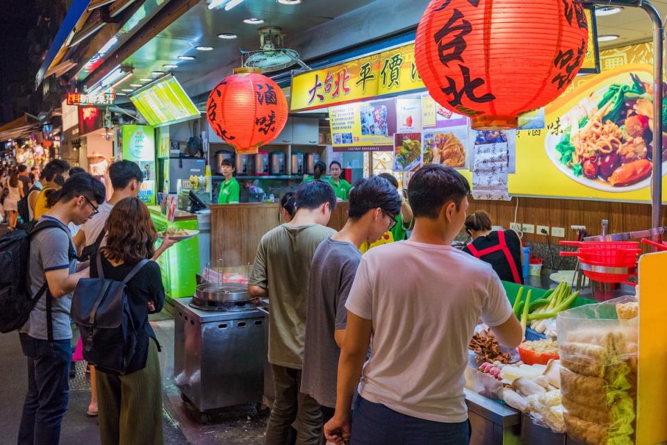 師大夜市美食燈籠滷味是人氣小吃（圖片來源：Getty Creative）