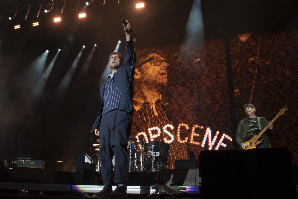 Damon Albarn, izquierda, y Alex James de la banda de rock británica Blur durante su concierto en el festival Corona Capital en la Ciudad de México, el sábado 19 de noviembre de 2023. (Foto AP/Alejandro Godinez)