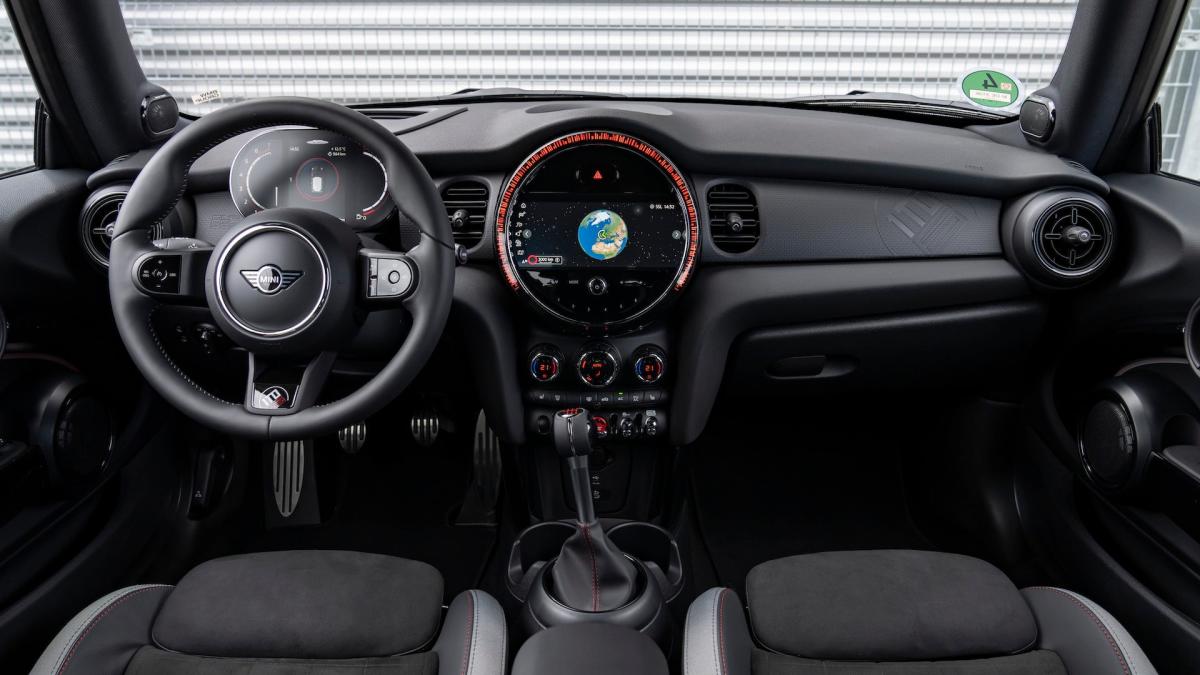 Mini pauses production of six-speed manual cars until 2023 - Drive