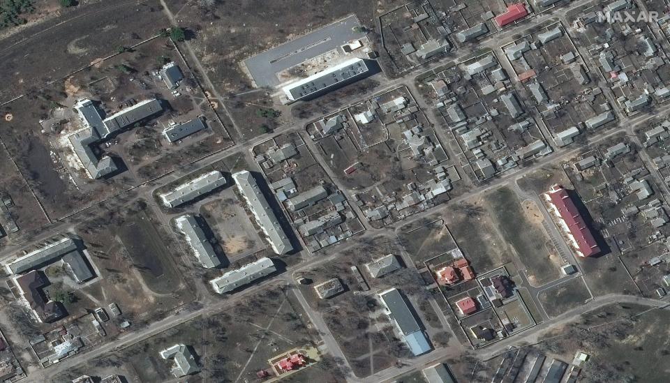 Images from before the invasion began in Rubizhne, Ukraine. Destruction caused by Russian forces is seen in the previous photo. (Satellite image ©2022 Maxar Technologies.)
