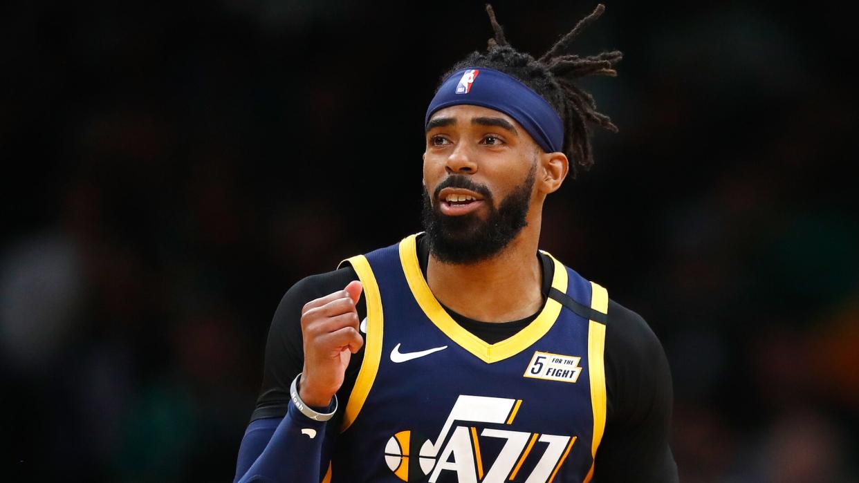 BOSTON, MASSACHUSETTS - MARCH 06: Mike Conley #10 of the Utah Jazz brings the ball up court during the fourth quarter of the game against the Boston Celtics at TD Garden on March 06, 2020 in Boston, Massachusetts.