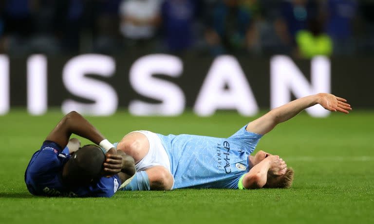 Kevin De Bruyne debió dejar la cancha tras el duro choque con el defensor Rudiger. (Captura)