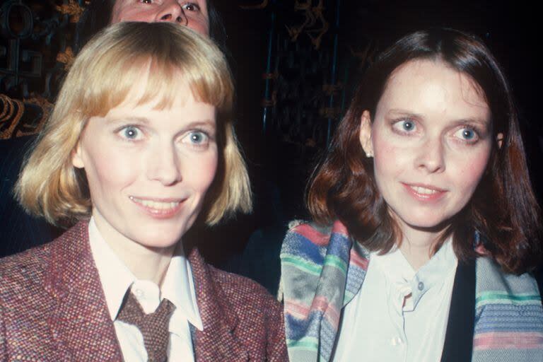 Mia Farrow dedico emotivas palabras de despedida a su hermana Tisa en las redes sociales