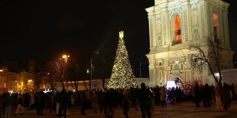 The main Christmas tree was lit in Kyiv on December 6