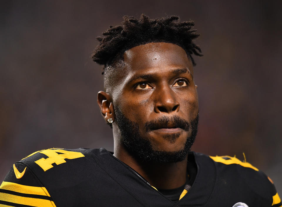 One former Steelers player believes it’s time for the team to move on from receiver Antonio Brown. (Getty Images)