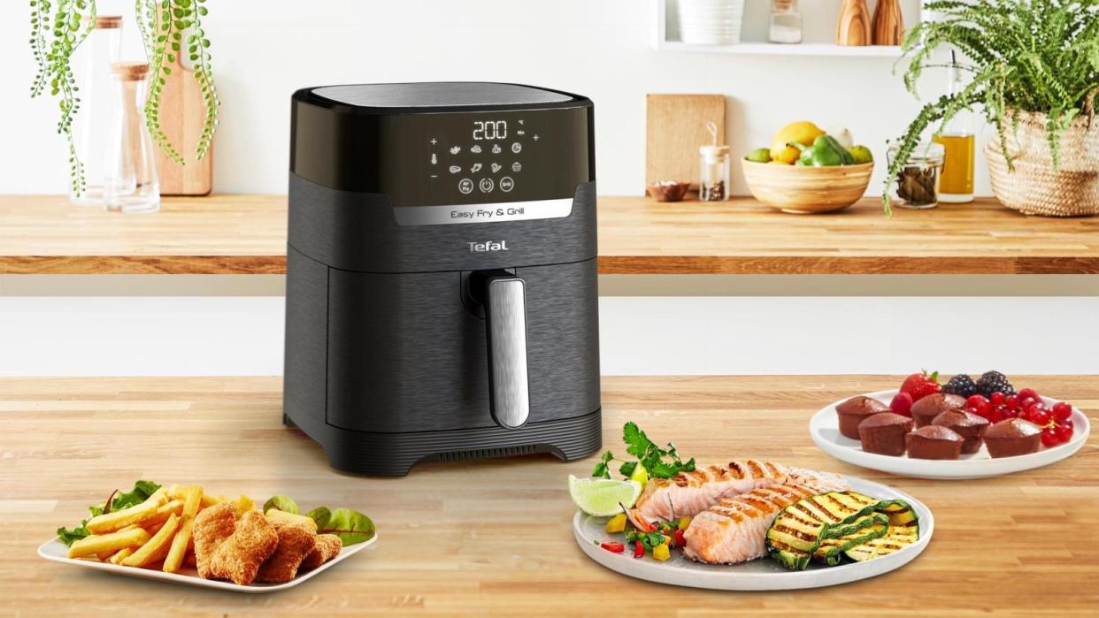 It promises maximum crispiness without compromise on flavour. (Tefal)