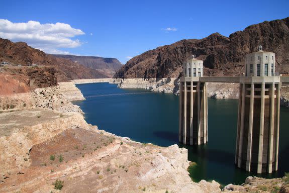 Exceptionally low water levels in Lake Mead reveal a white "bathtub ring."