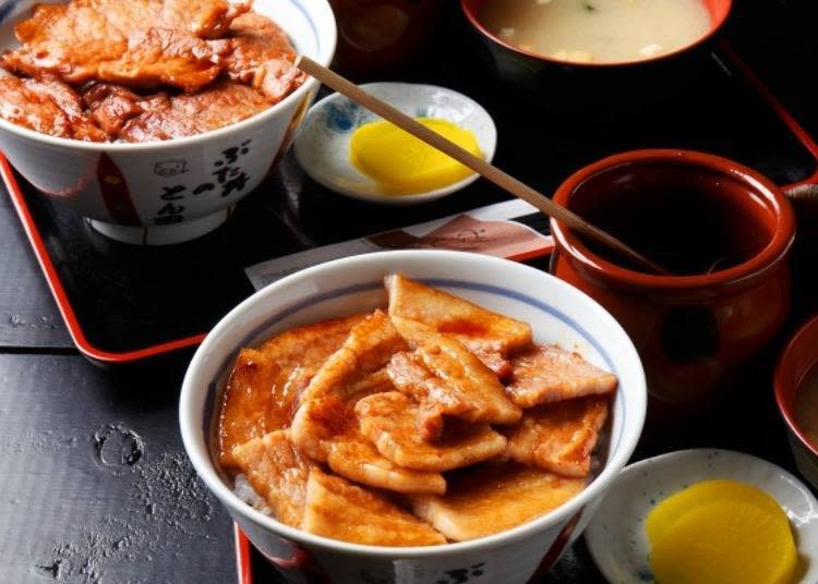 Front: the Pork belly meat bowl; back: Pork Filet Bowl. The price is the same, 780 yen (tax included) for the pork loin, pork belly, or pork filet.