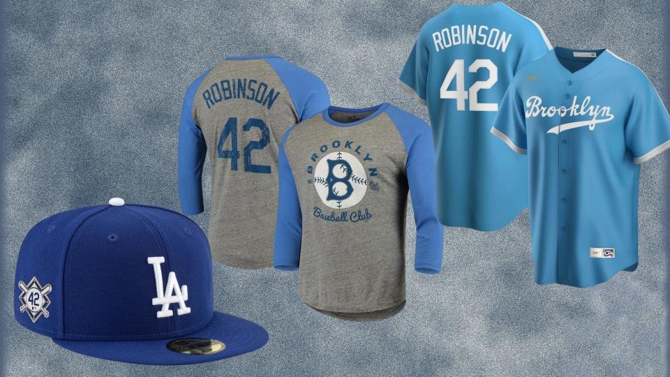 Gorra azul de los LA Dodgers, camiseta azul y gris de Brooklyn con Robinson y 42 en la espalda y camiseta azul de Brooklyn con Robinson y 42 en la espalda.