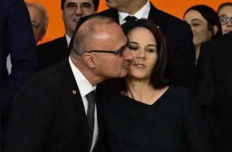 El ministro de Exteriores de Croacia, Gordan Grlić Radman, junto a su homóloga alemana, Annalena Baerbock