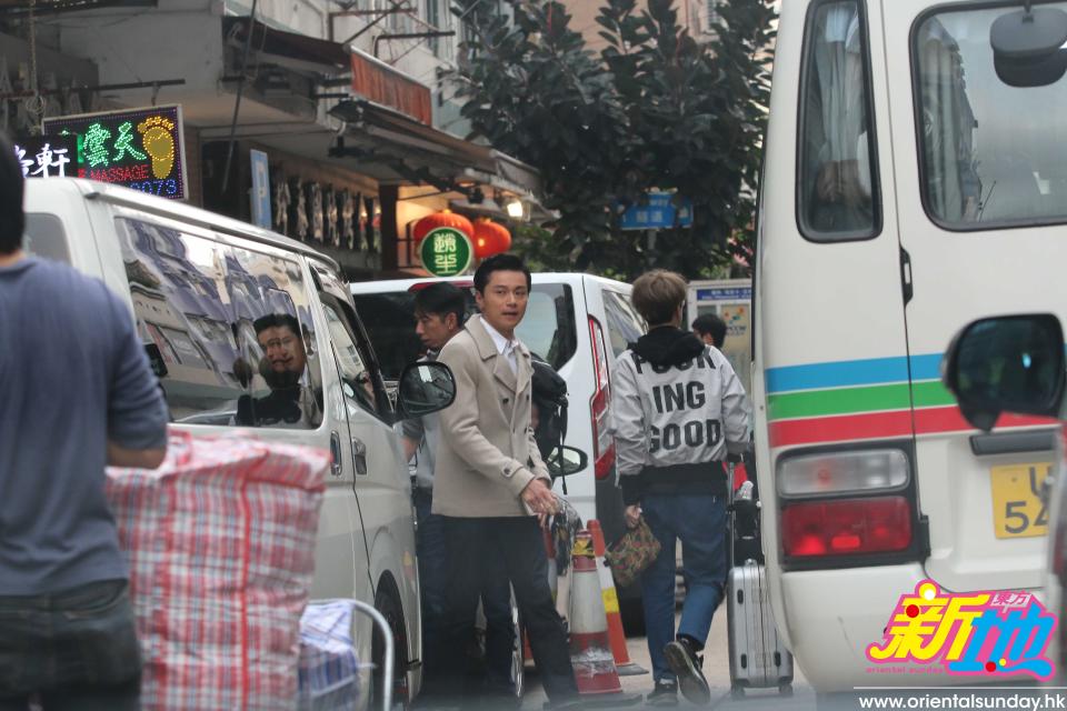 同場仲有第一男主角黃浩然，雖然無喇喇開OT少咗休息時間，不過粉絲要求到，一樣有求必應被集郵。