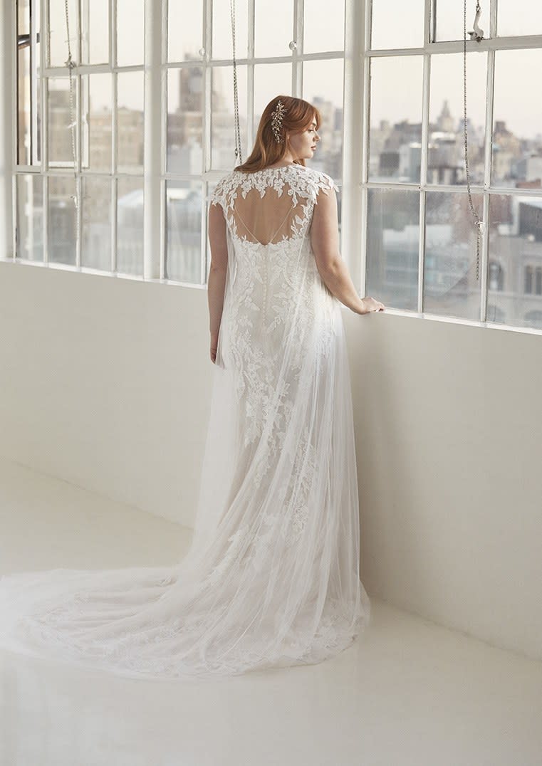 <cite class="credit">Photo courtesy of Pronovias</cite>