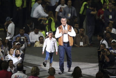 Jaime Rodriguez, independent candidate for governor of Nuevo Leon state, delivers a speech during his closing campaign rally in Monterrey, May 31, 2015. REUTERS/Stringer