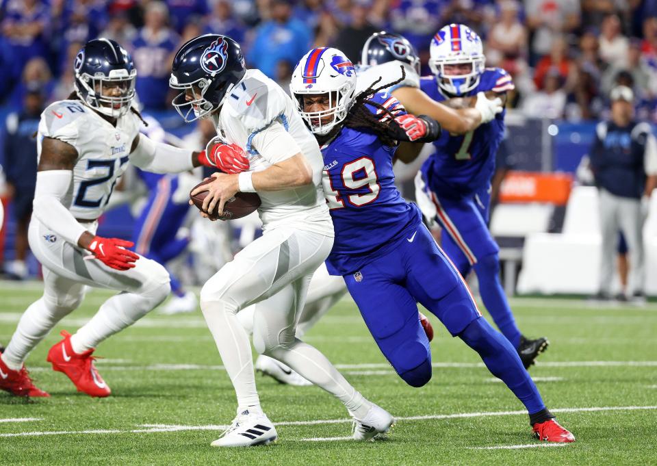 Bills linebacker Tremaine Edmunds sacks Titans quarterback Ryan Tannehill. 