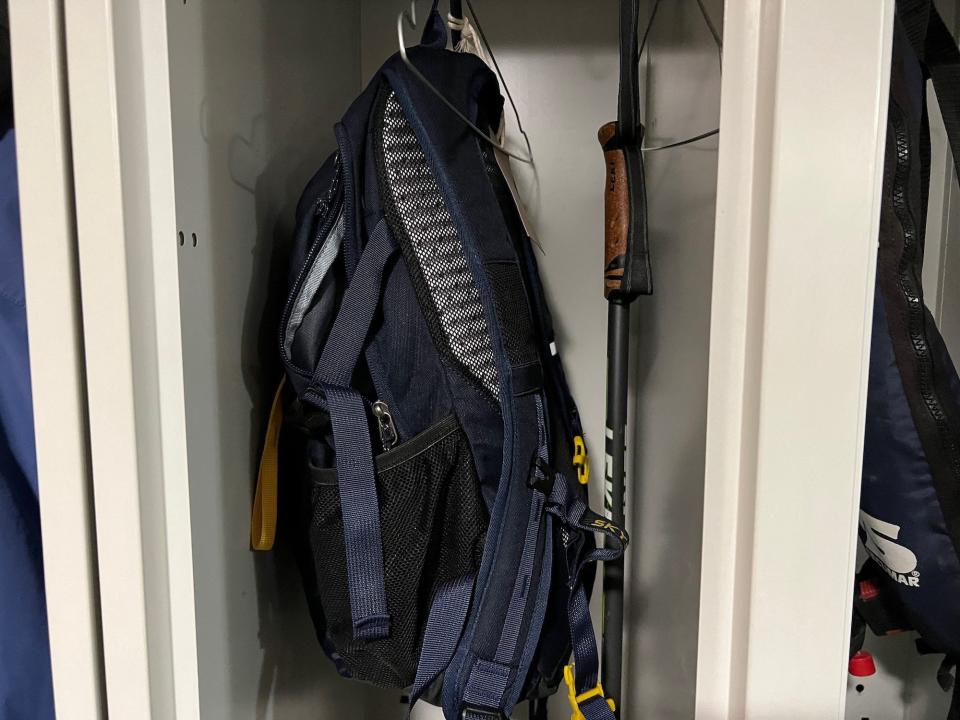 I used some of the hangars to store my backpack and hiking pole.