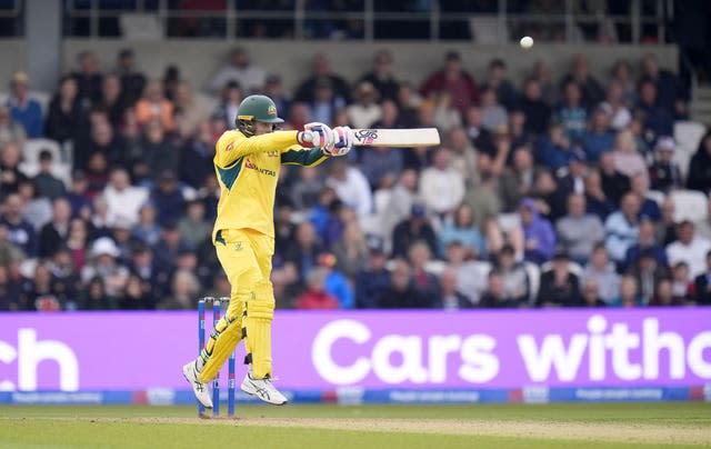 Alex Carey batting in the second ODI between England and Australia