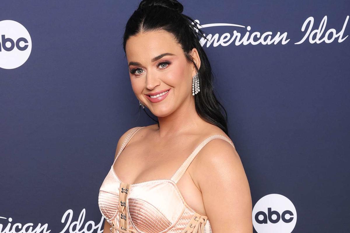 Katy Perry Gives Glimpse at Daughter Daisy, 2, as She Says She's 'Grateful'  on 38th Birthday