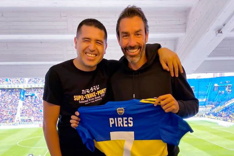 Con Román... un gran asador según el francés Robert Pirès, pero, especialmente "uno de los mejores futbolistas argentinos de la historia…"