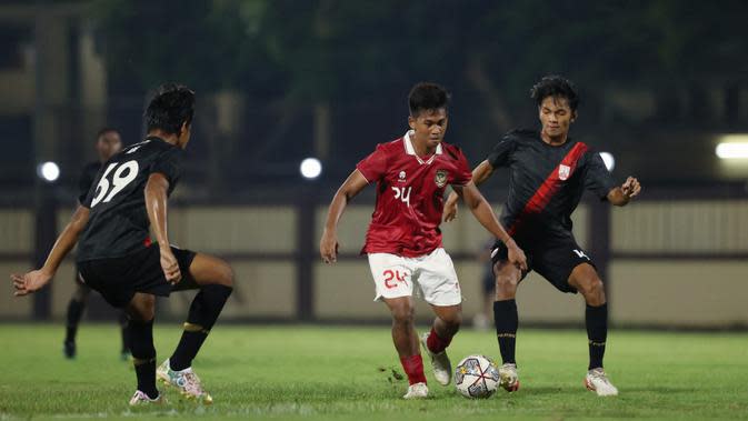 Timnas Indonesia U-20 harus puas bermain imbang 0-0 melawan Persis Solo pada laga uji coba di Stadion PTIK, Jumat (2/9/2022). (dok. PSSI)