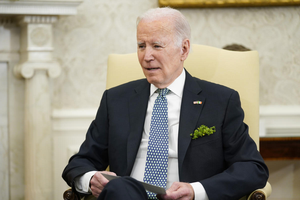 #Biden calls for tougher penalties for execs of failed banks