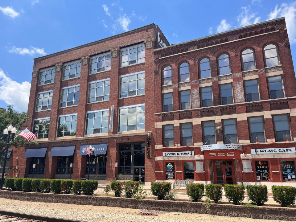 The Lofts at Waterfront Place, located at 311 SW Water Street, are downtown living apartments in Peoria connected to Rhythm Kitchen Restaurant and Ardor Bakery and Cafe.