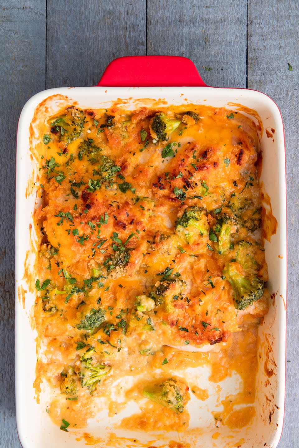 Cracker Barrel-Inspired Broccoli Cheddar Chicken Casserole