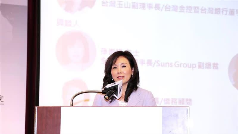 李紀珠去年聖誕節宣布請辭新光金、新光人壽副董事長，改任新光銀行副董。（圖／翻攝自李紀珠臉書）