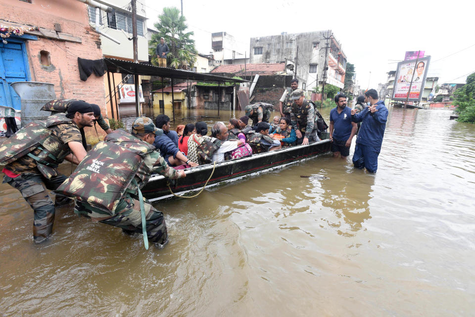 Heavy monsoon triggers floods in India