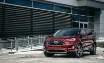 <p>The Edge is considerably larger than Ford's compact Escape but smaller than the three-row Explorer. A handful of modest changes for 2019 include a freshened appearance with a broader grille, updated front and rear bumpers, new wheel designs, and revised headlamps and taillights.</p>