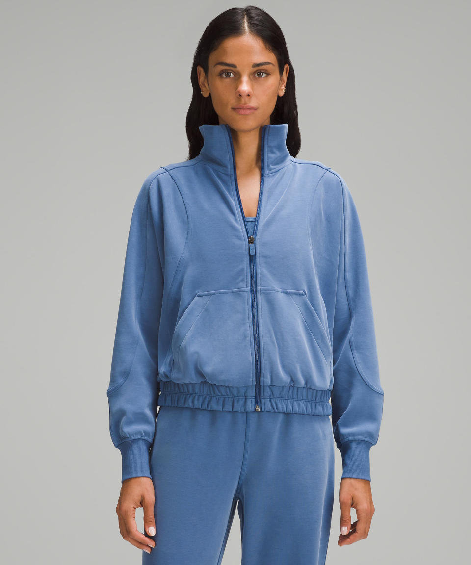 <p><a href="https://go.redirectingat.com?id=74968X1596630&url=https%3A%2F%2Fshop.lululemon.com%2Fp%2Fwomens-outerwear%2FBrushed-Softstreme-Funnel-Neck-Zip-MD%2F_%2Fprod11270165&sref=https%3A%2F%2Fwww.womenshealthmag.com%2Fstyle%2Fg38282240%2Flululemon-black-friday-sale%2F" rel="nofollow noopener" target="_blank" data-ylk="slk:Shop Now;elm:context_link;itc:0;sec:content-canvas" class="link ">Shop Now</a></p><p>Brushed Softstreme Funnel-Neck Zip Up</p><p>lululemon.com</p><p>$99.00</p>