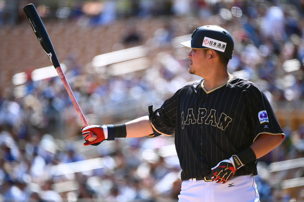 GLENDALE, AZ - MARCH 19:  Yoshitomo Tsutsugo #25 of Japan is seen during the exhibition game between Japan and Los Angeles Dodgers at Camelback Ranch on March 19, 2017 in Glendale, Arizona.  (Photo by Masterpress/Getty Images)