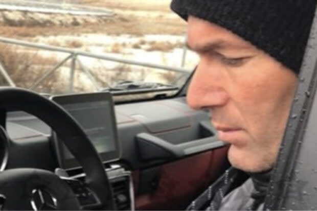 Zinedine Zidane en pince pour le G63, le gros et puissants 4×4 de Mercedes.