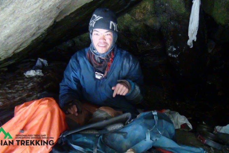 在尼泊爾山區失蹤、獲救的台灣健行客梁聖岳（Asian Trekking 臉書）