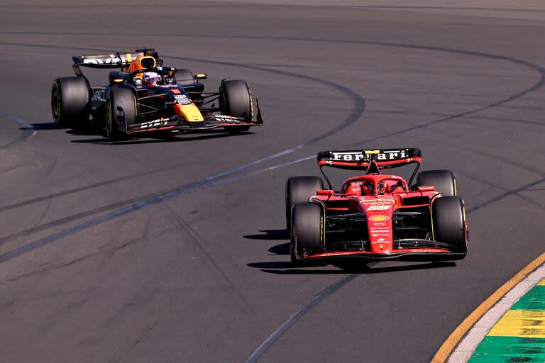 Con Carlos Sainz, Ferrari fue la primera escudería que doblegó a Red Bull en 2024: el español se impuso en el Gran Premio de Australia y cortó la cadena de nueve éxitos que arrastraba Verstappen desde Japón 2023.