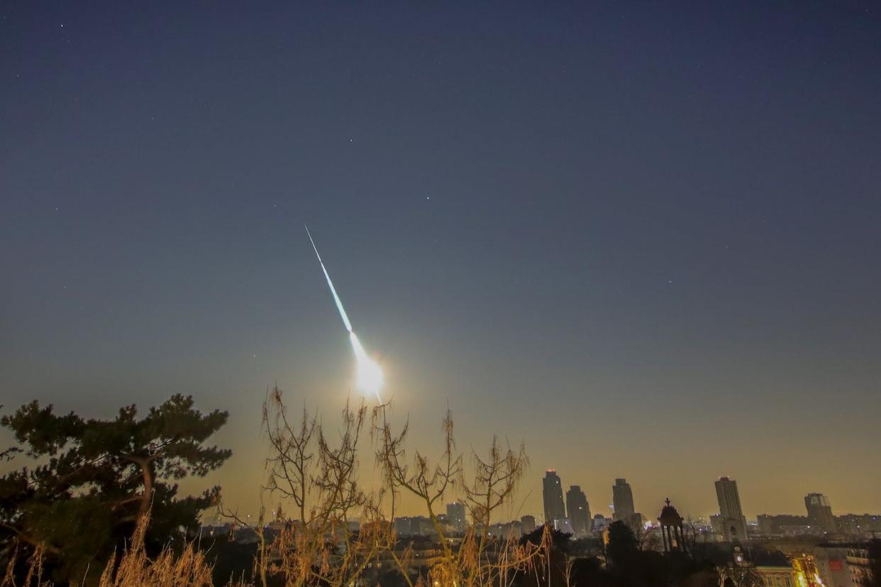 Superbólido producido por la ablación en la atmósfera del asteroide 2023 CX1. Cortesía del astrónomo francés Josselin Desmars (IPSA/IMCCE/Observatoire de Paris), Author provided