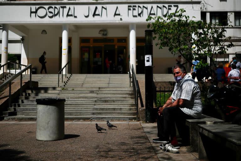 La medida de fuerza se origina en el ataque que sufrió una médica del Hospital Fernández el sábado pasado